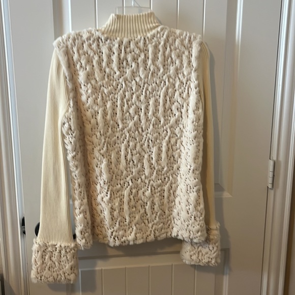 New! Never worn. A la cart fur jacket - Picture 5 of 5